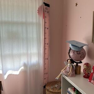 Kids measuring stick wall pink
